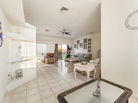4th image of 821 Falcon Dr