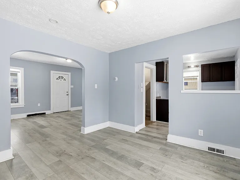 669 Winans Ave — Photo 5