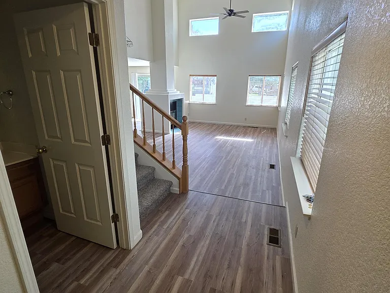 7508 Lighthouse Ln — Photo 2