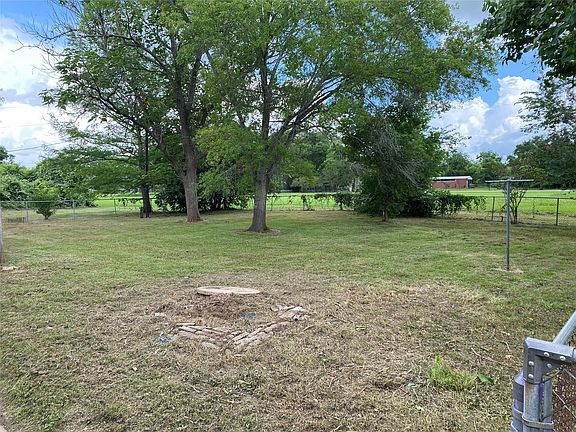 5th image of 416 Fort Bend Dr