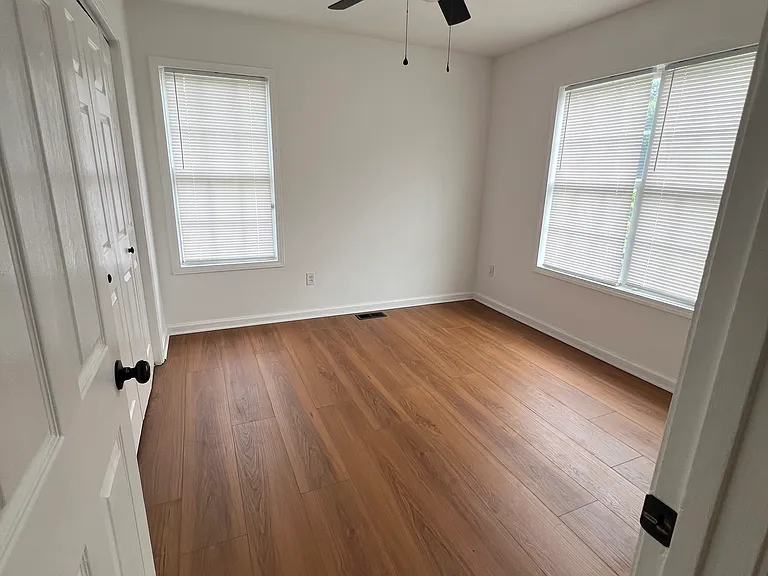114 Webbs Mill Dr — Photo 9