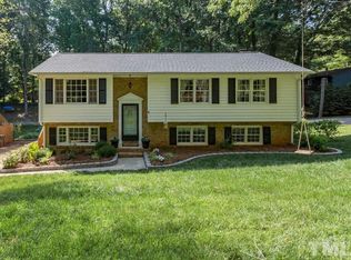 945 Ivy Ln, Cary, NC 27511
