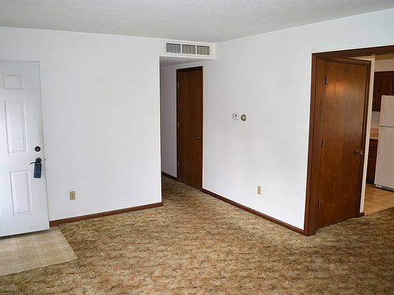 2nd image of 517 S Wheatland Dr