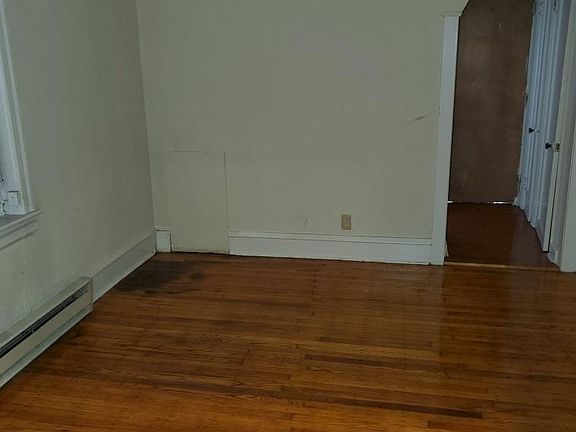 5th image of 4925 Locust St Floor 1
