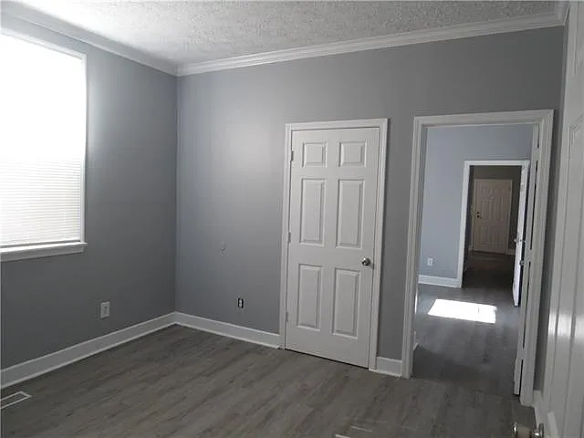 3 bed, 2.0 bath, 861 sqft, $1,400 — Photo 4