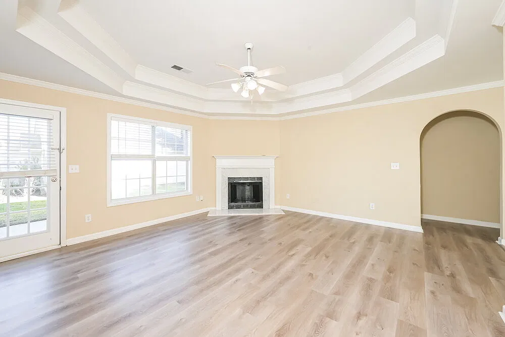 3 bed, 2.0 bath, 1457 sqft, $1,755 — Photo 3