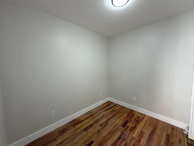 5608 Hudson Ave #8 — Photo 8