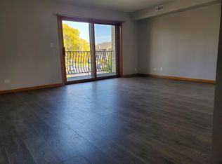 9050 S Roberts Rd APT 3, Hickory Hills, IL 60457