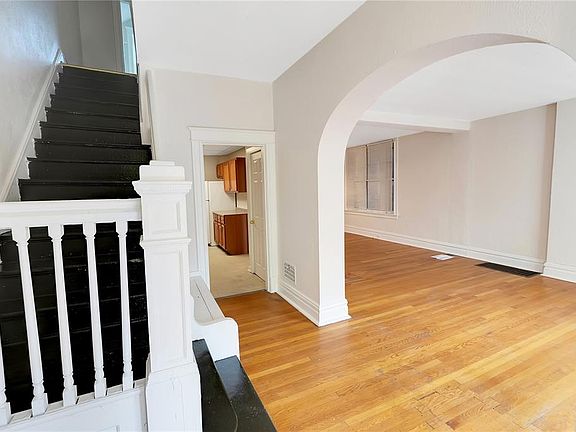 3rd image of 4526 Alice Ave