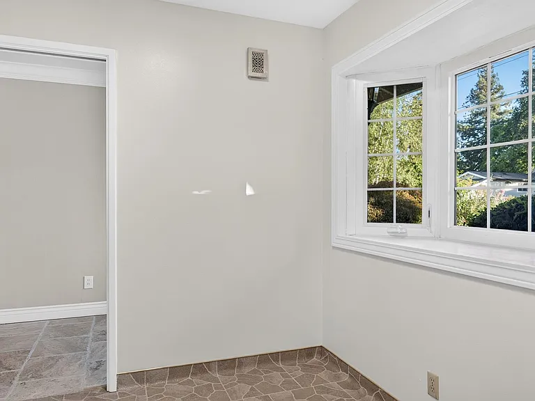 1214 Kilarney Ln — Photo 29
