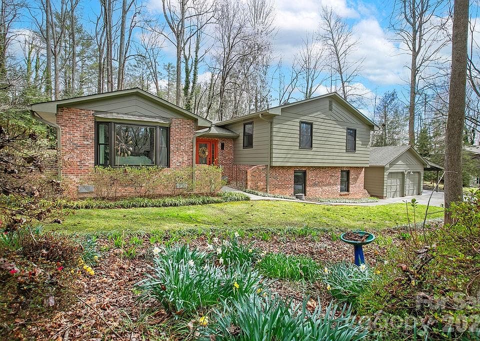 1st image of 95 Ridgewood Pl