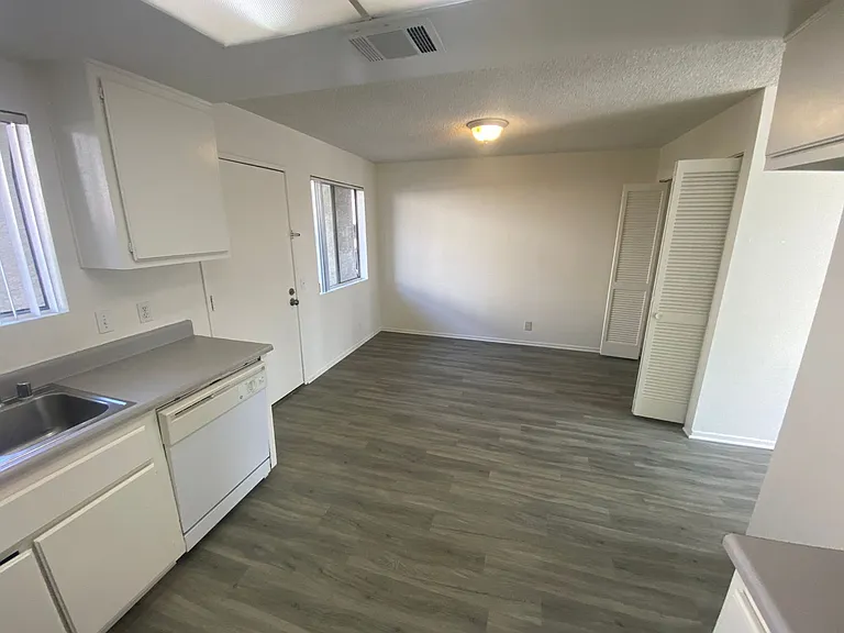 337 Clary Ave — Photo 9