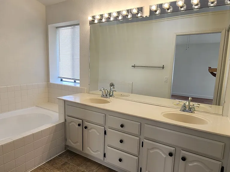 5737 Laguna Quail Way — Photo 18