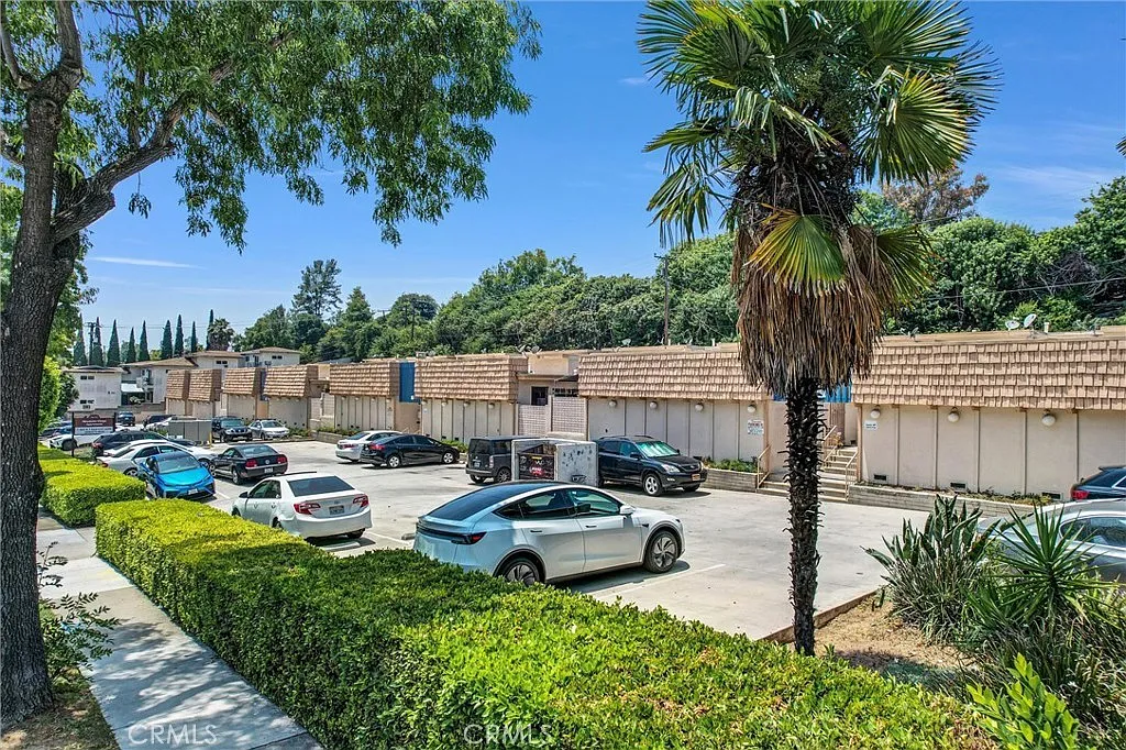 1 bed, 650 sqft, $2,000 — Photo 1