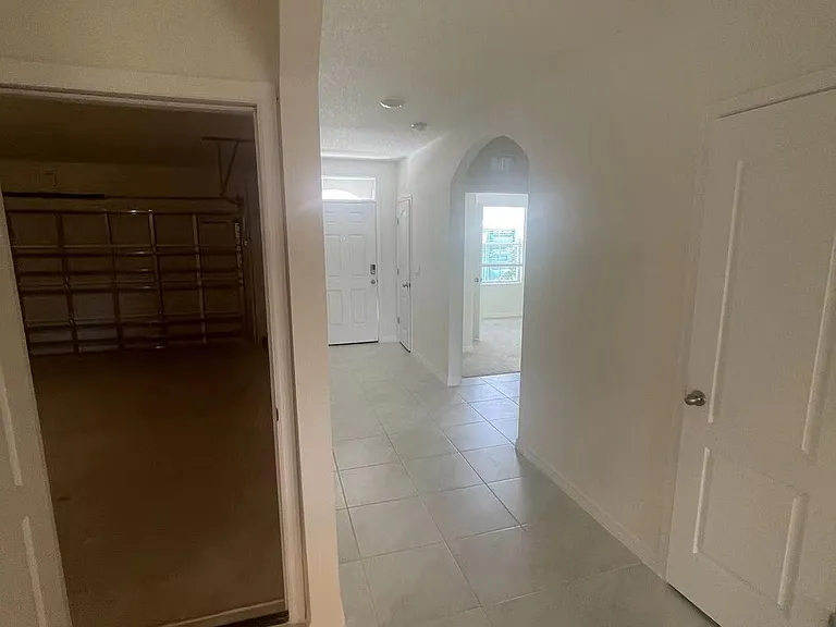289 Sofia Ln — Photo 6
