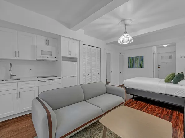 45 Tudor City Place image 5 of 18