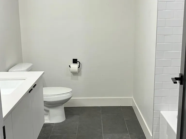 Second bedroom attached bath