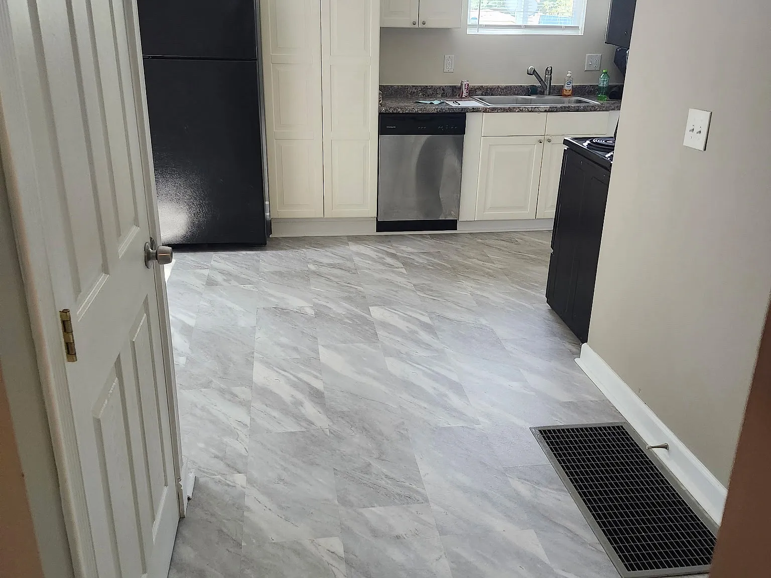 3 bed, 972 sqft, $1,440 — Photo 4