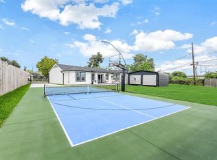 2550 Roy Cir, Houston, TX 77007