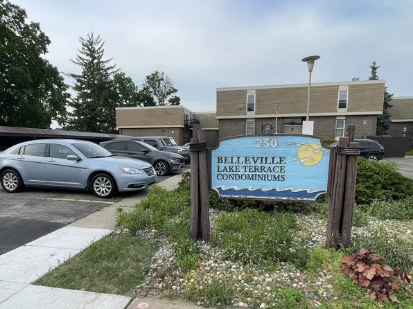 250 N Liberty St APT 205, Belleville, MI 48111