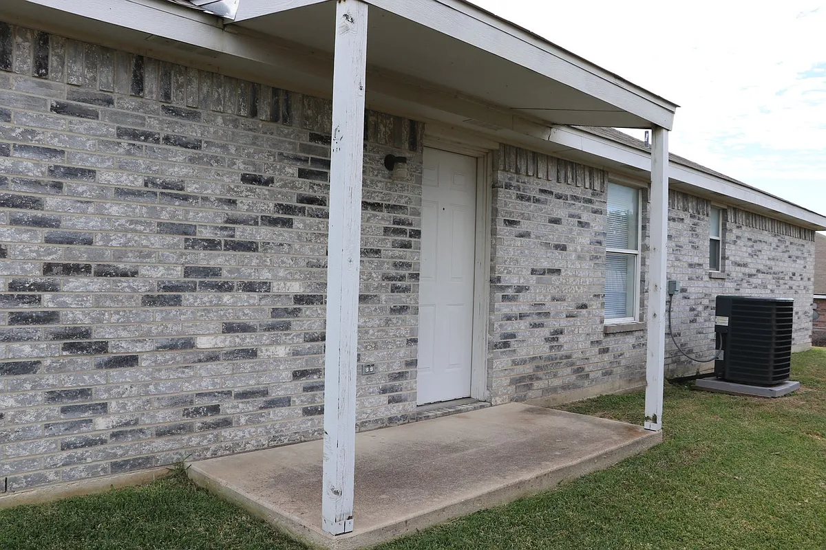 Building Photo - 2802 Edgefield St