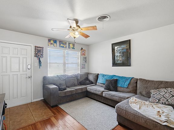 4th image of 2702 Susan St