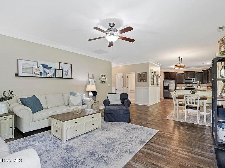 213 Willas Ct — Photo 33