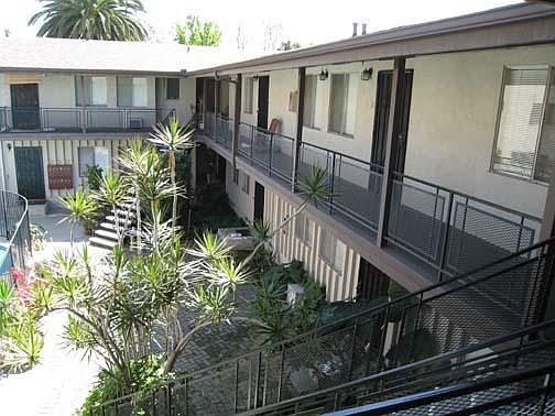 4th image of 1609 Fair Oaks Ave APT 12