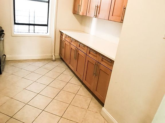 5th image of 4 S Pinehurst Ave APT 4C