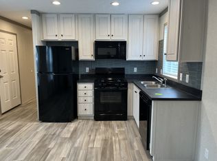 169 Devonshire Dr #169, Dimondale, MI 48821