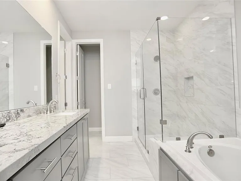 1227 W 19th St #A — Photo 14
