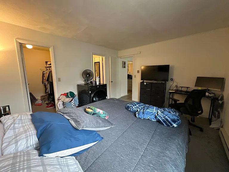 University Park Apartments near Cornell University — Photo 318