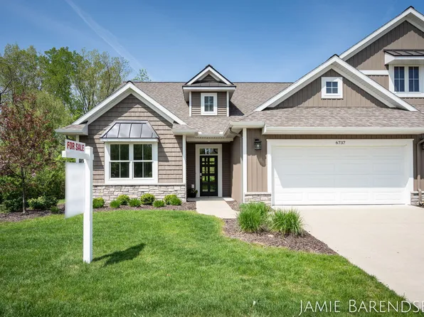 6737 Creekside View Dr SE, Grand Rapids, MI 49548