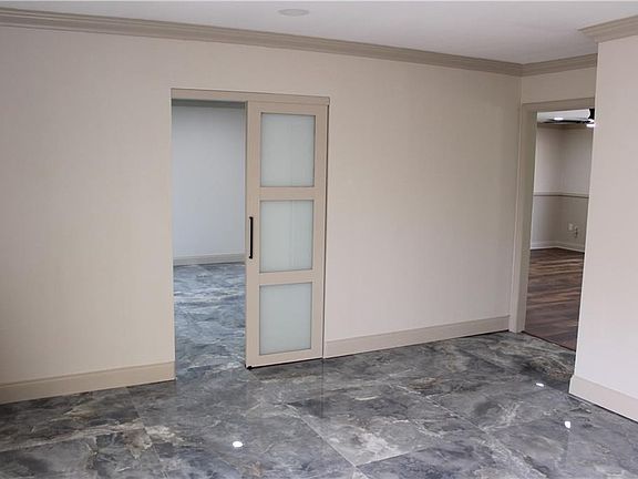 4th image of 206 College Dr