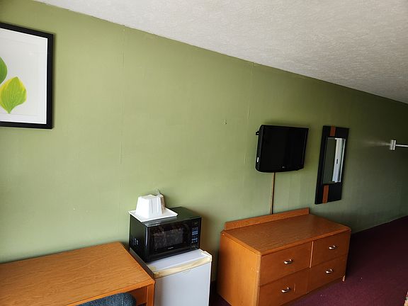 3rd image of 1345 Highland Ave #236