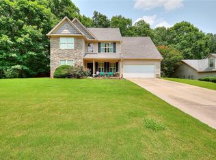 2314 Robin Dr, Loganville, GA 30052