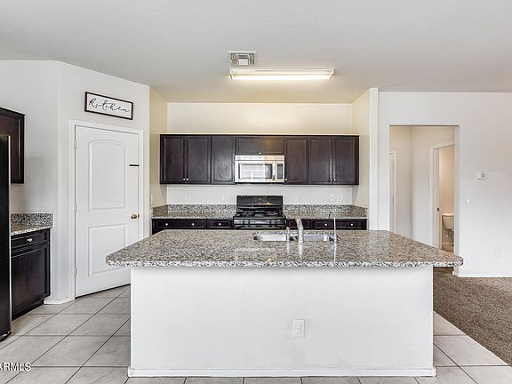 5th image of 29923 W MITCHELL Avenue