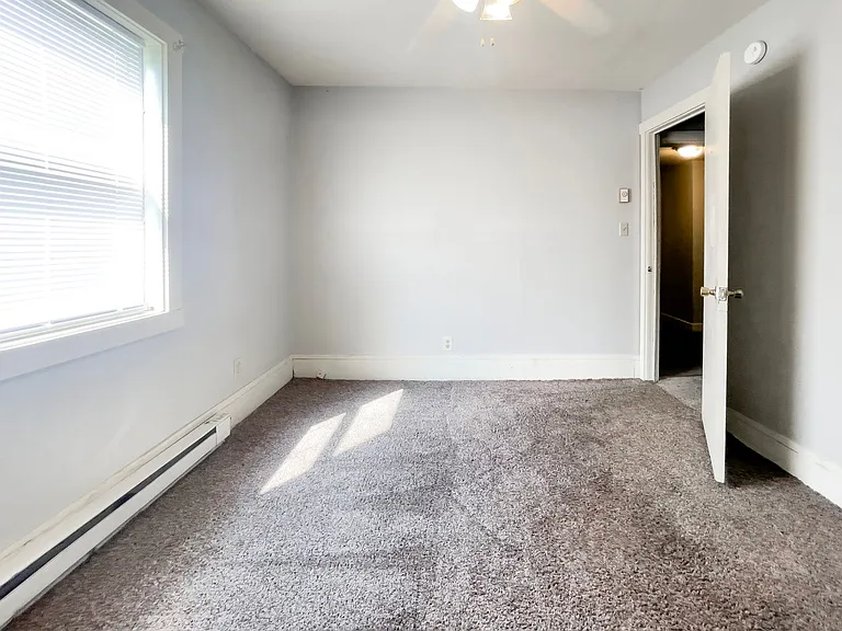 204 N Dill St — Photo 12
