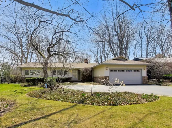 900 Stonegate Dr, Highland Park, IL 60035