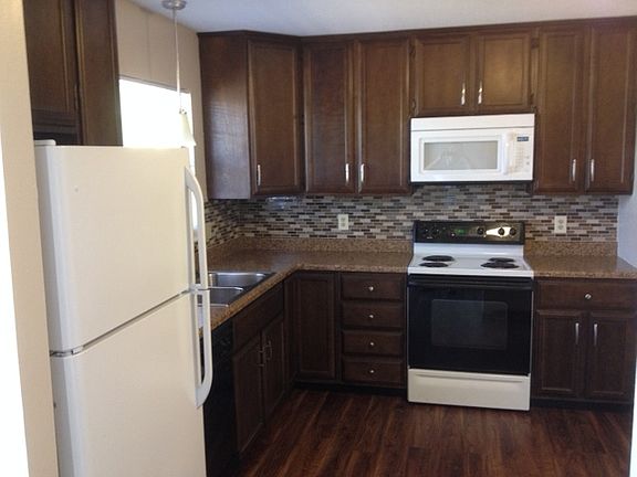3rd image of 5204 Highview Ct