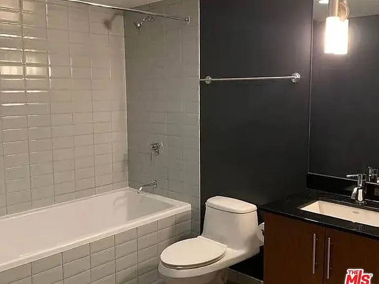 530 S Hewitt St #147 — Photo 10