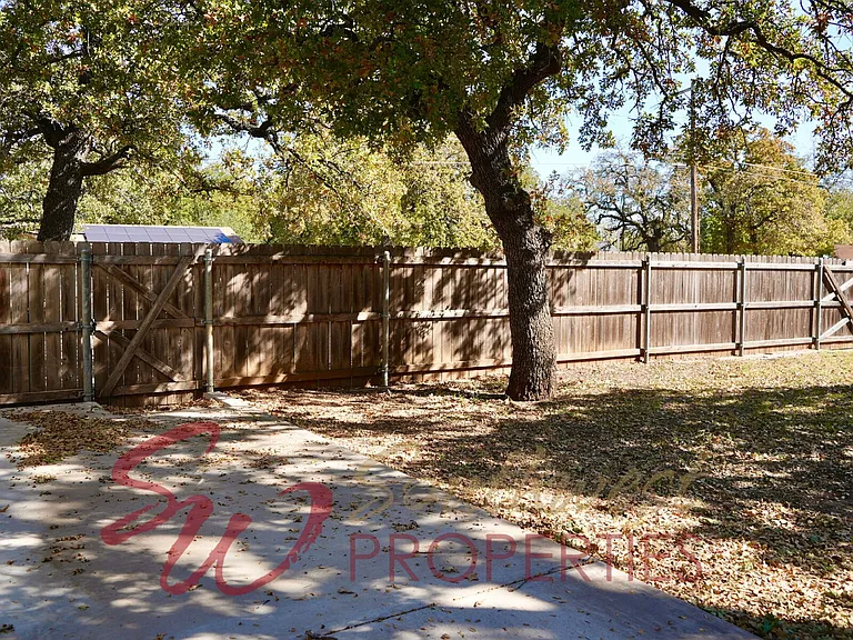 1590 N Race St — Photo 22