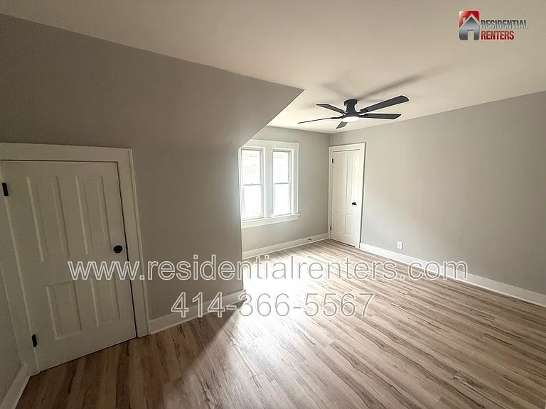 2724 N Palmer St #UPPER — Photo 8