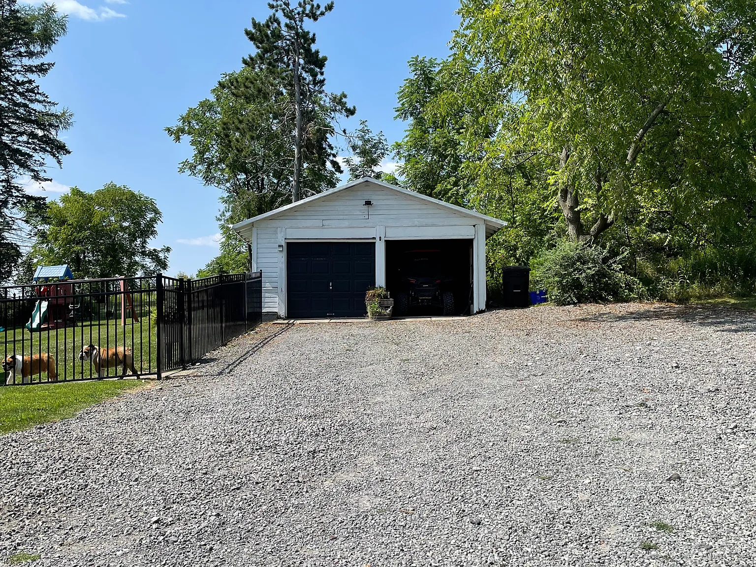 4 bed, 1200 sqft, $2,200 — Photo 2