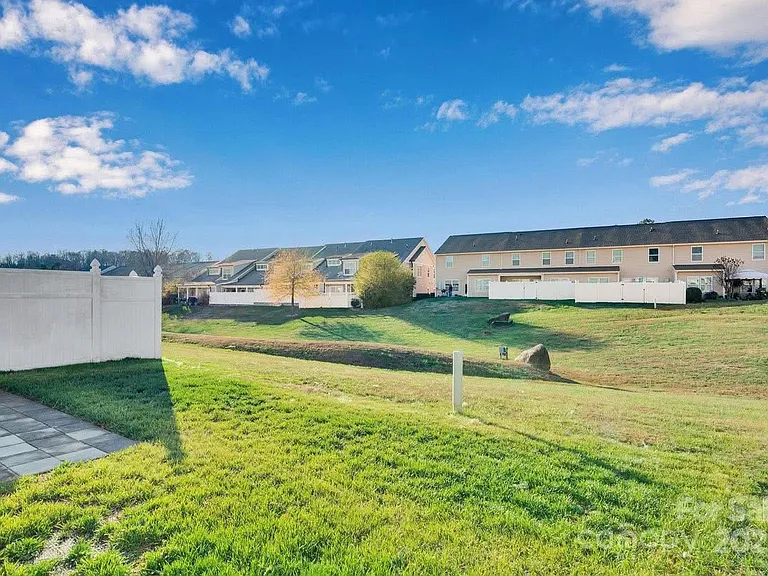 433 Battery Cir — Photo 14