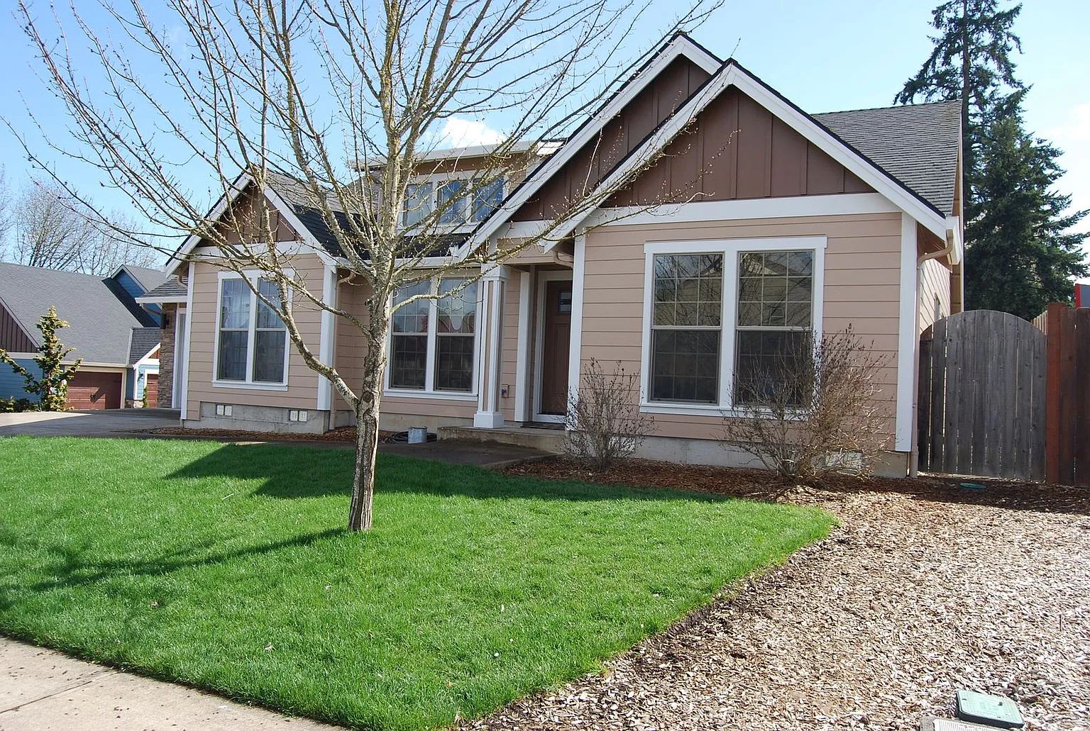 538 N 8th Pl photo 1