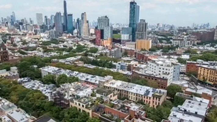 Rented by R New York | media 36