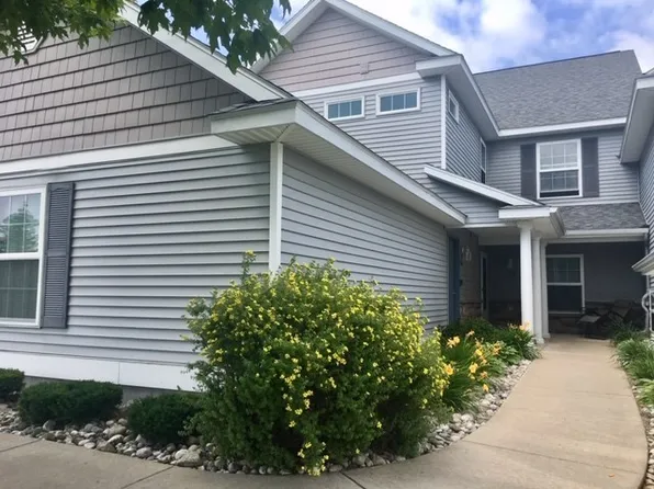 1566 Emerald Ct, Petoskey, MI 49770