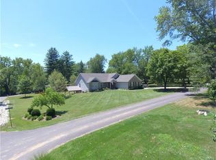 186 Brook Valley Ln, Pacific, MO 63069