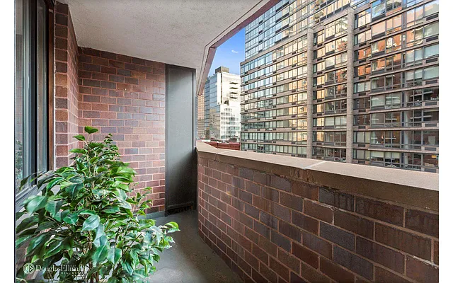 Sold by Douglas Elliman | media 19